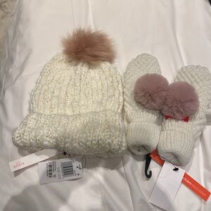 Aqua Girl Winter hat and mittens